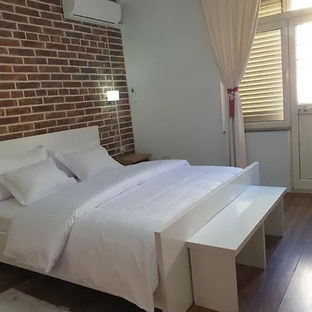 27 Center House * Shkoder