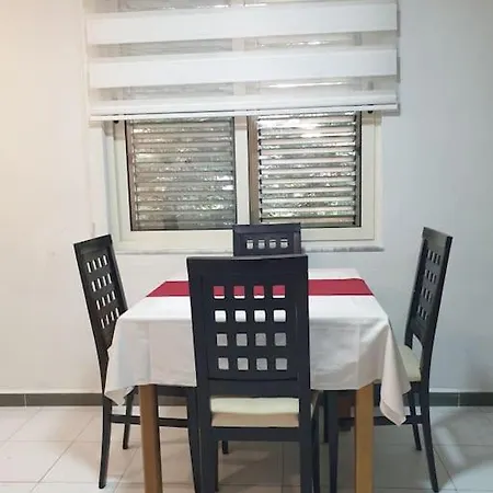 27 Center House Holiday home