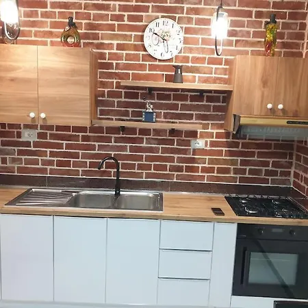 27 Center House * Shkoder
