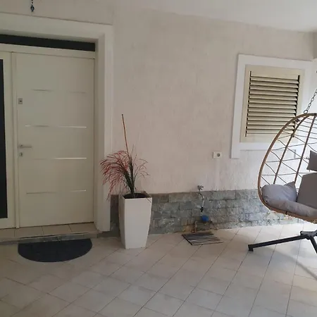 27 Center House * Shkoder